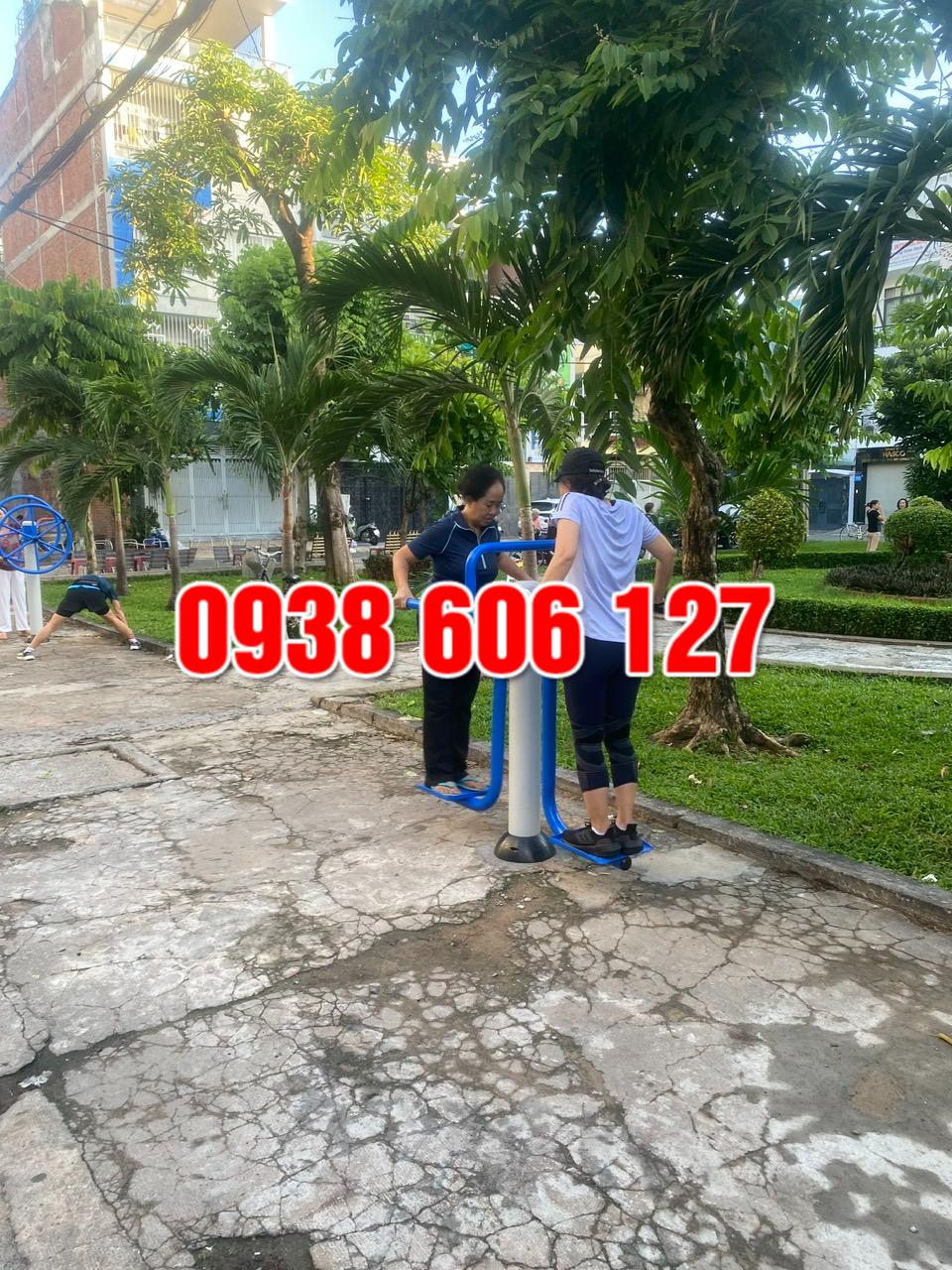 Máy tập thể dục ngoài trời giá rẻ có những ưu điểm nổi bật nào?