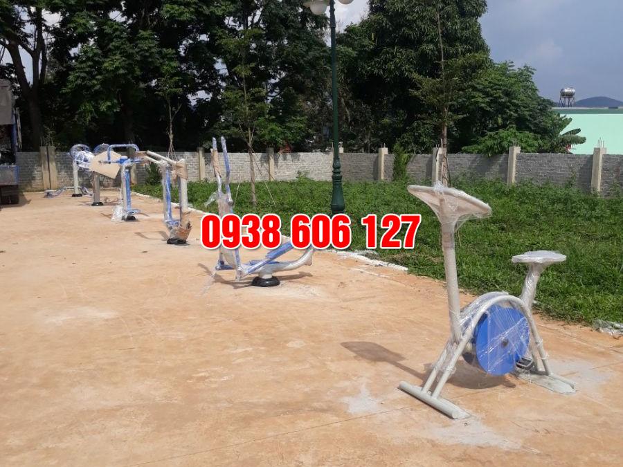 Máy tập thể dục ở công viên bao gồm những loại máy nào?