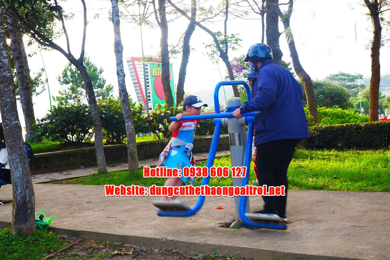 Tập các thiết bị thể dục ngoài trời mang lại những lợi ích gì ?